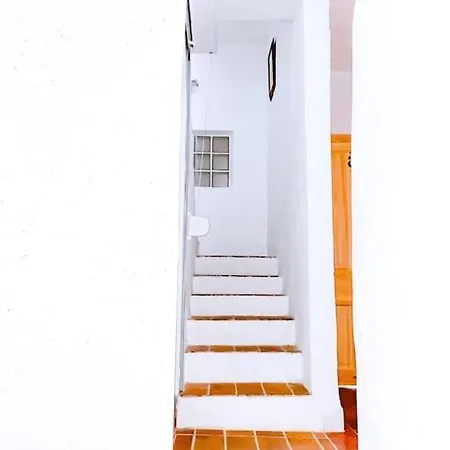 Casa Veronica 2. Piso Entero. 阿罗纳